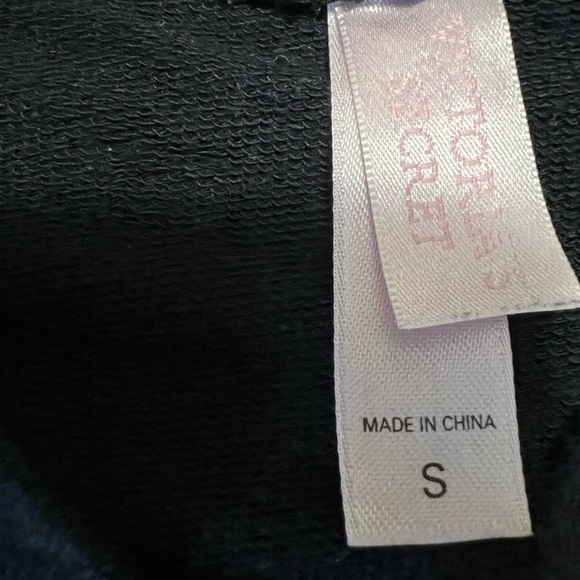 Vintage Victoria secret zip up - Picture 9 of 9